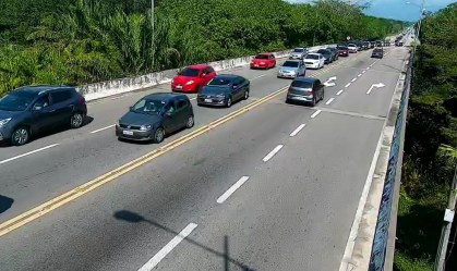 Risco de deslizamento de terra interdita a Rio-Santos entre Ubatuba e Paraty
