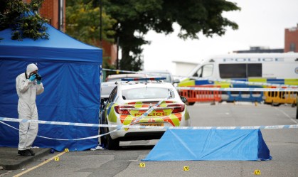 Esfaqueamentos em Birmingham, na Inglaterra, deixam um morto e sete feridos