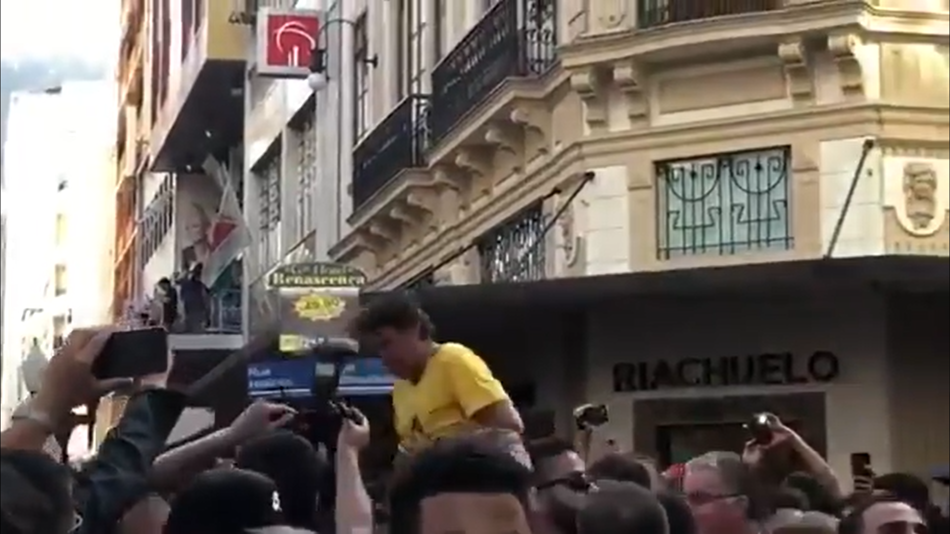 Bolsonaro foi atacado com uma faca em Juíz de Fora, em 2018 / Foto: Reprodução/ Jair Bolsonaro/Twitter