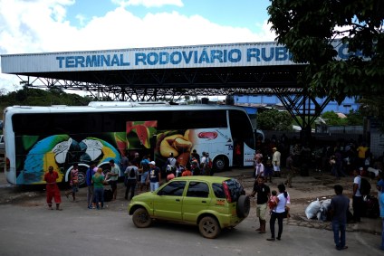 Terminal rodoviário em Pacaraima, em Roraima, na fronteira com a Venezuela