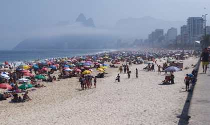 Após aglomerações, Prefeitura do Rio vai rediscutir acesso a bares e praias