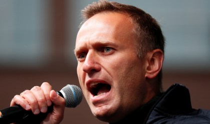 Recuperado de envenenamento, Alexei Navalny diz que voltará à Rússia