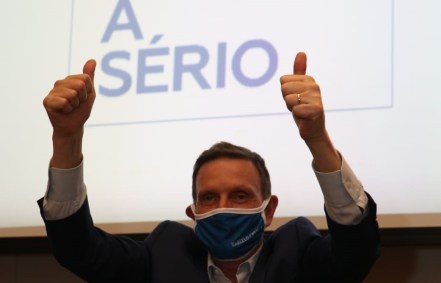 O prefeito do Rio, Marcelo Crivella, durante convenção 