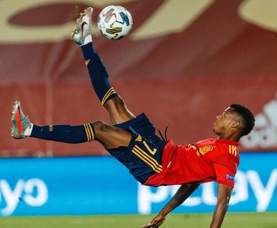 Ansu Fati em atuação pela seleção espanhola