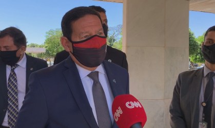 'Wassef tem os problemas dele e nada a ver com Bolsonaro', diz Mourão