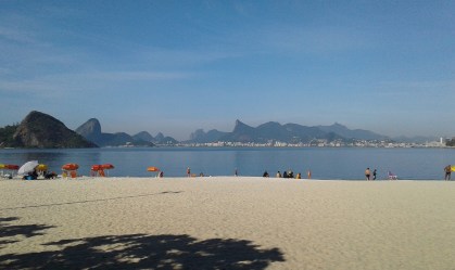 Prefeitura de Niterói (RJ) bloqueia praias e fecha restaurantes