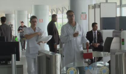 Enfermeiros fazem mais testes de coronavírus no Planalto após positivo de Heleno