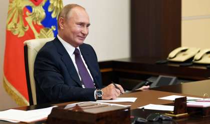 Putin decide se vacinar contra o novo coronavírus, diz Kremlin