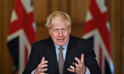 Premiê do Reino Unido anuncia pesquisa para tratamentos antivirais Covid-19