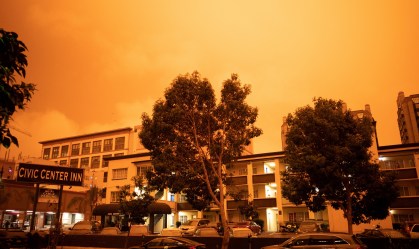 Incêndios deixam céu alaranjado em São Francisco, na Califórnia; veja imagens