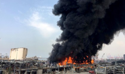 Incêndio atinge porto de Beirute pouco mais de um mês após explosão