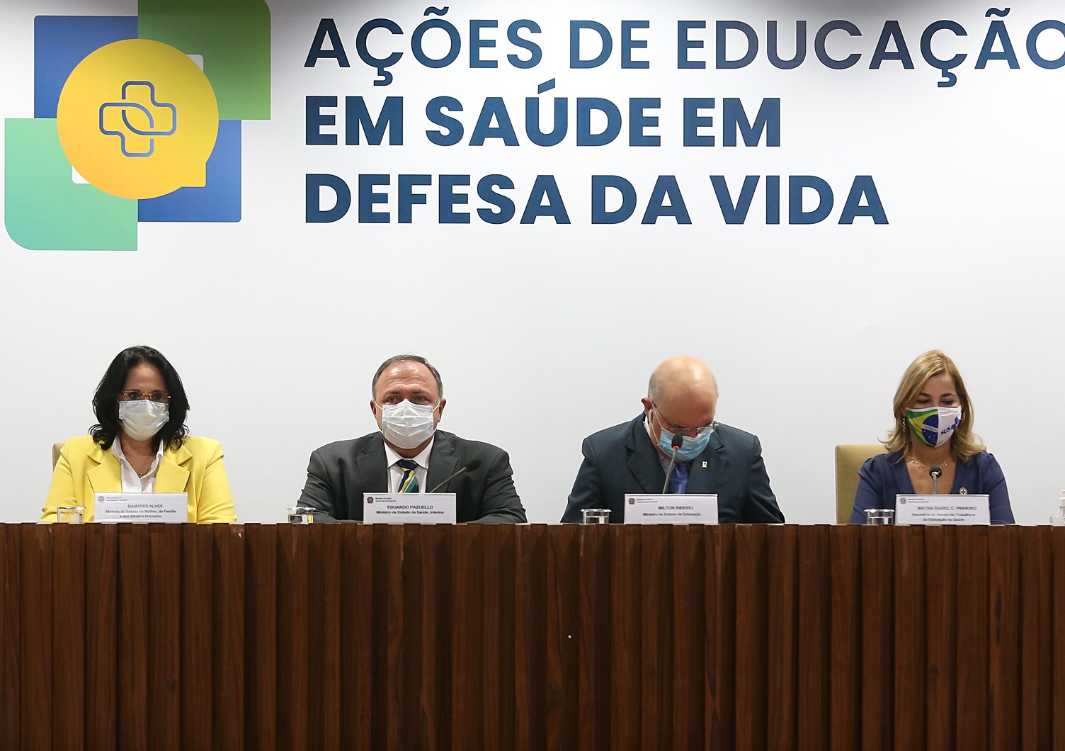 Damares Alves, Eduardo Pazuello e Milton Ribeiro