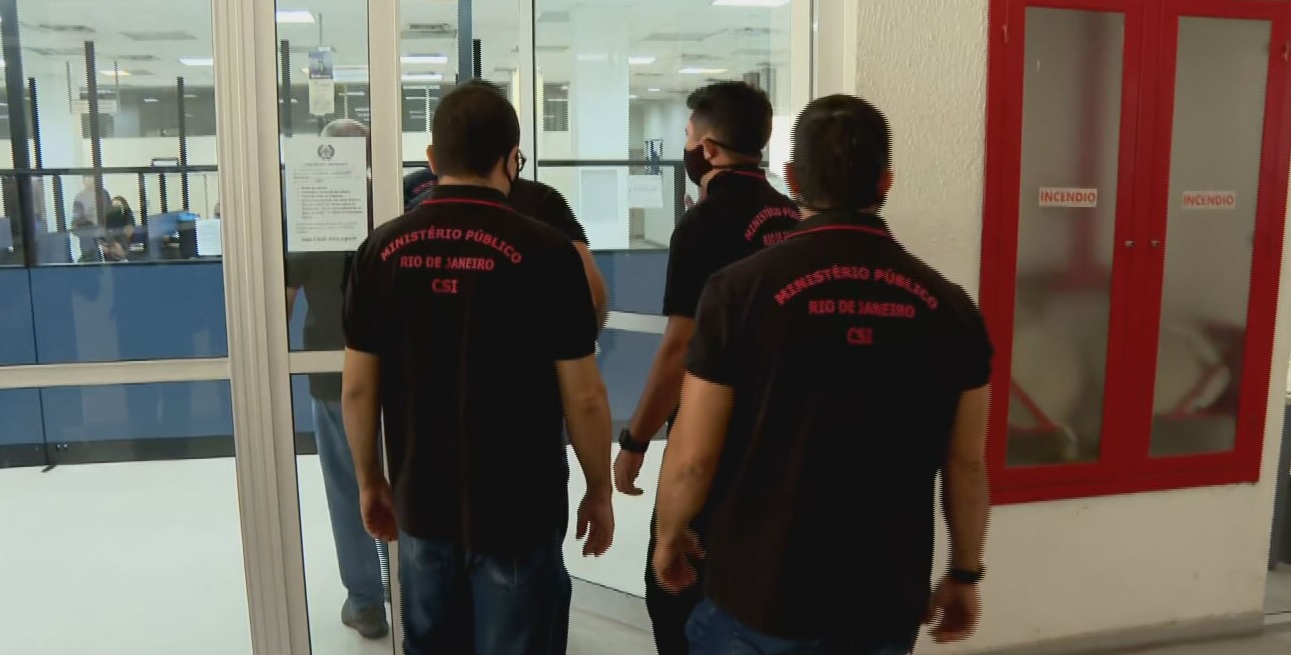 Polícia Civil apreende celular de Crivella em operação contra corrupção no Rio