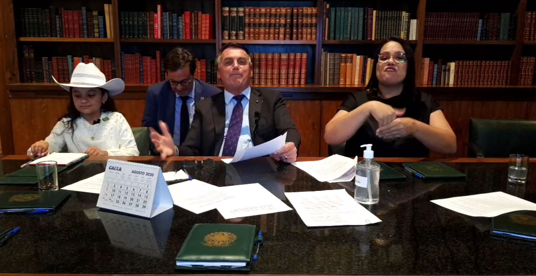 Presidente Jair Bolsonaro em transmissão nas redes sociais