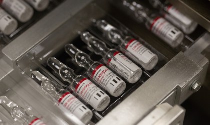 Bahia assina acordo para distribuir até 50 mi de doses da vacina russa Sputnik V