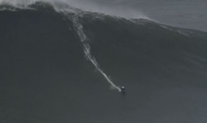 Maya Gabeira quebra próprio recorde de maior onda surfada por mulher: 'um sonho'