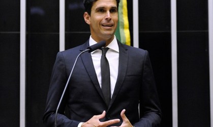 Com acenos a Bolsonaro, deputado Luiz Lima lança candidatura a prefeito pelo PSL