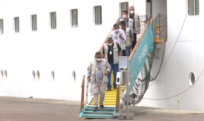 Navio com 995 ocupantes no AM vai voltar à Europa após desembarque proibido