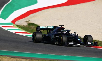 Em corrida marcada por acidentes, Lewis Hamilton vence o GP da Toscana