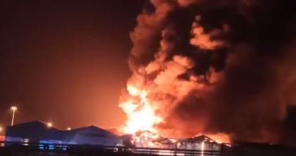 Itália: incêndio atinge área próxima do porto de Ancona; não há vítimas
