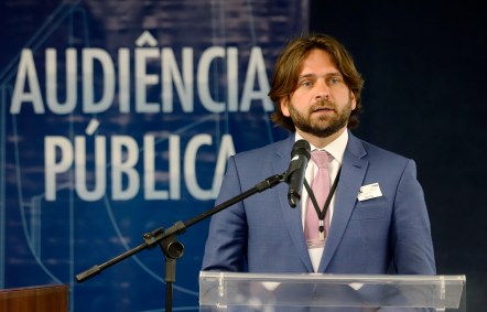 José Vicente Santini durante audiência pública