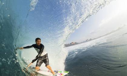 Ex-campeão mundial de surfe, Mineirinho anuncia aposentadoria