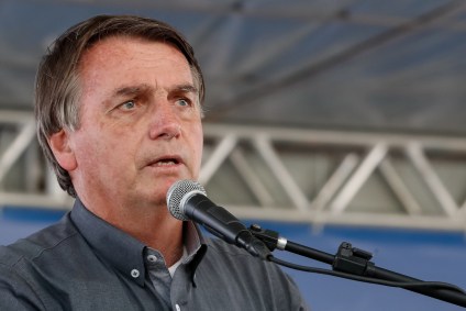 O presidente Jair Bolsonaro discursa em visita à obra de ferrovia na Bahia