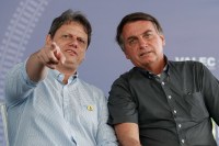 Bolsonaro pede a Moraes para antecipar visita de Tarcísio de Freitas
