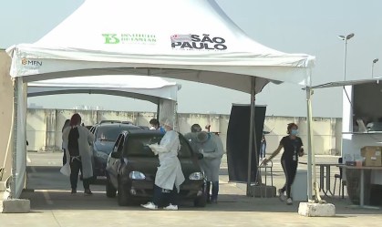Instituto Butantan faz drive-thru de testes grátis de Covid-19 em shopping de SP