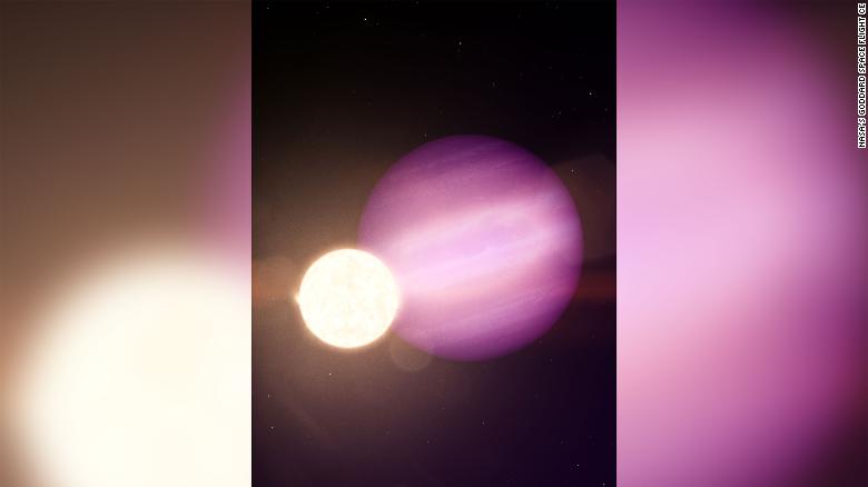 Planeta roxo grande com lua em volta