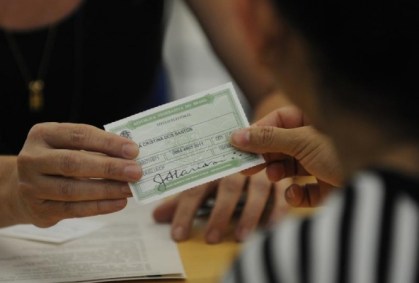 Cartórios de SP abrem sábado e domingo para regularizar título de eleitor