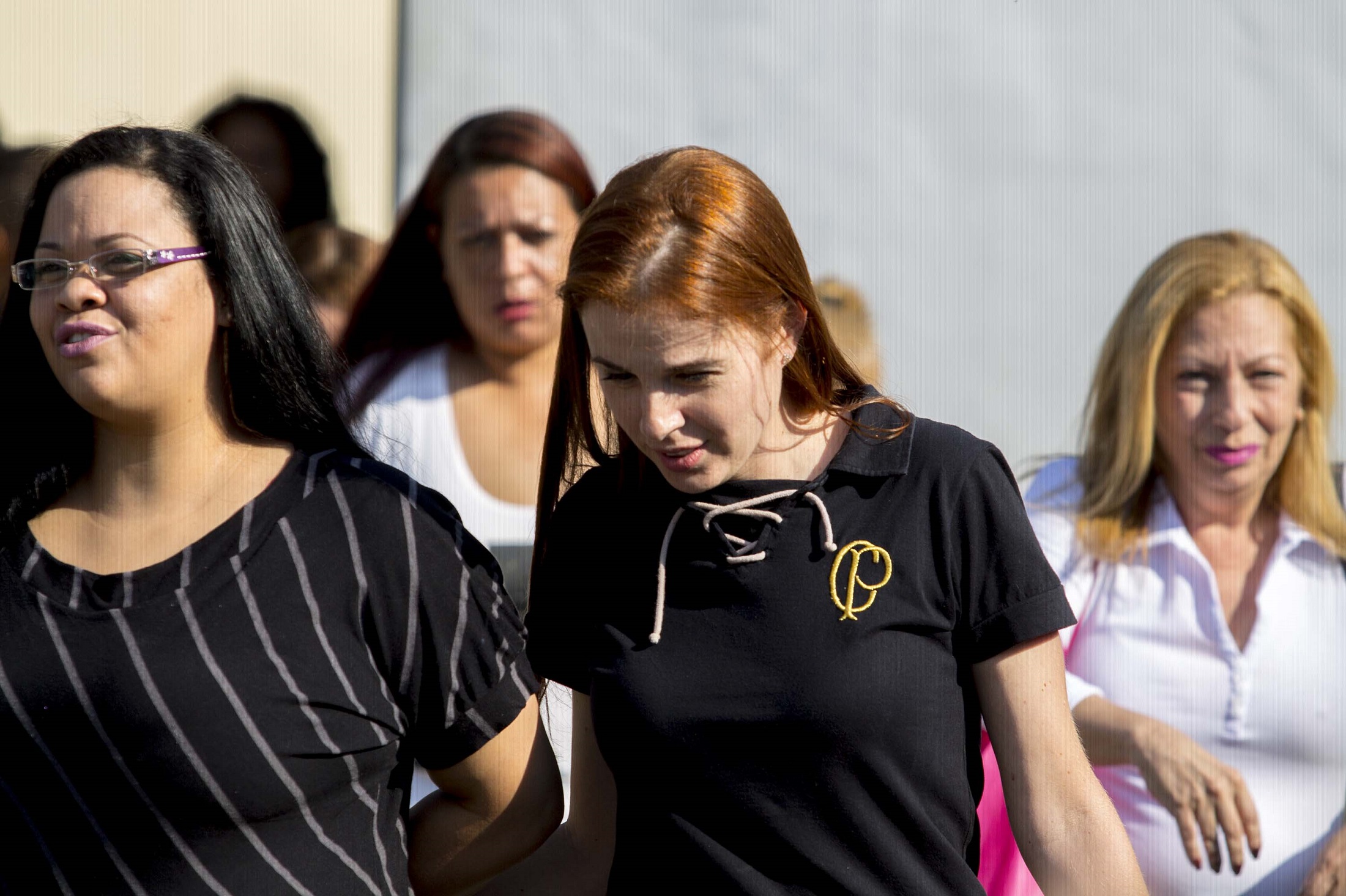 Suzane von Richthofen sai da prisão vestindo camiseta do Corinthians
