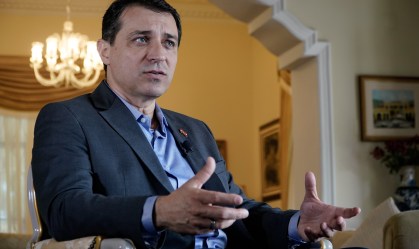 Julgamento de impeachment do governador afastado de SC ocorre nesta sexta