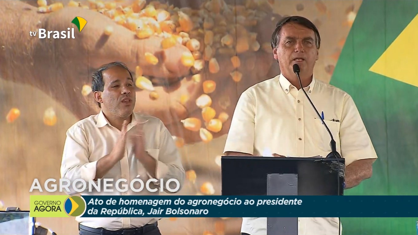 Jair Bolsonaro participa de homenagem do agronegócio em Sinop, no MT