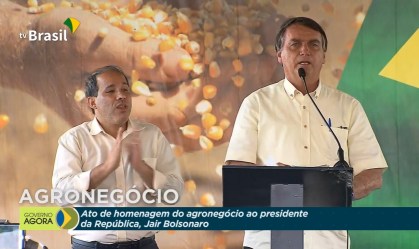 Bolsonaro diz que avião arremeteu ao chegar em MT por falta de visibilidade