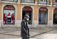 Portugal desobriga uso de máscaras nas ruas a partir de hoje