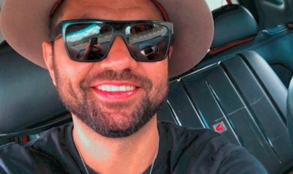 Cantor Tarcísio Oliveira, da banda Chicana, morre em acidente de carro na Bahia