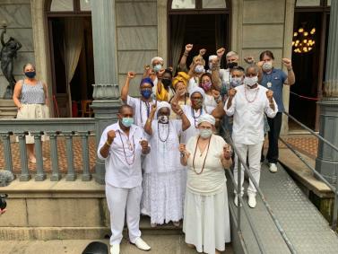 Representantes de religiões de matriz afrobrasileira comemoram transferência de 