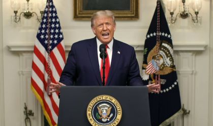 Análise: Trump desloca para China e OMS responsabilidade por mortes nos EUA