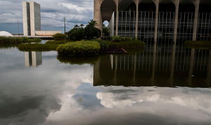Brasil e 16 países rejeitam resultado de eleição na Venezuela