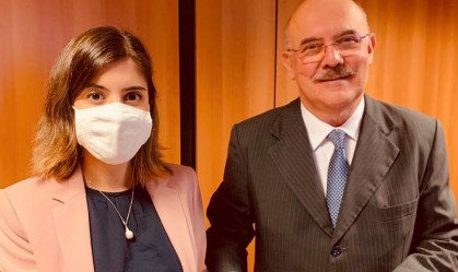 Bolsonaro reclama com ministro da Educação por receber opositores do governo