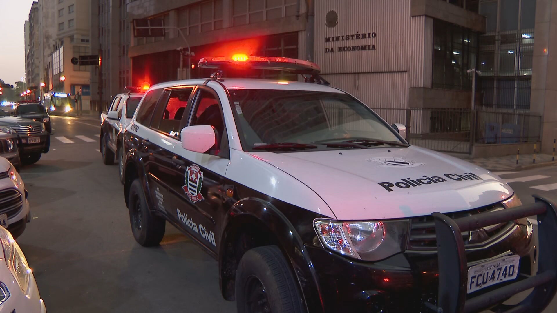 Viaturas da Polícia Civil no centro de São Paulo