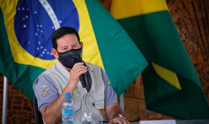 ’Isonomia no tratamento’, diz Mourão sobre Bolsonaro depor por escrito