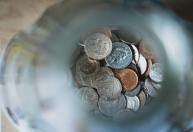 Juros futuros desabam em sintonia com Treasuries e refletindo chance menor de alta da Selic