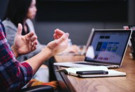 Saiba o que é DET, que passa a ser obrigatório para MEIs e empregadores domésticos a partir de agosto