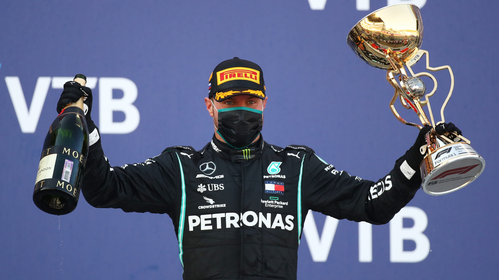 Valtteri Bottas, da Mercedes, celebra vitória no GP da Rússia de F1
