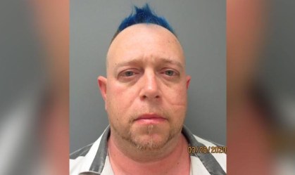 Homem é condenado nos EUA por fazer grandes festas durante a pandemia