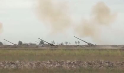 Armênios incendeiam suas próprias casas antes de entregar vilas ao Azerbaijão