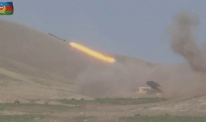 Em novo dia de ataques, Armênia e Azerbaijão rejeitam negociações de paz