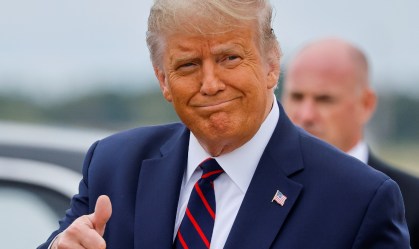 Equipe de Trump ainda acredita em virada no Arizona e aguarda a Geórgia